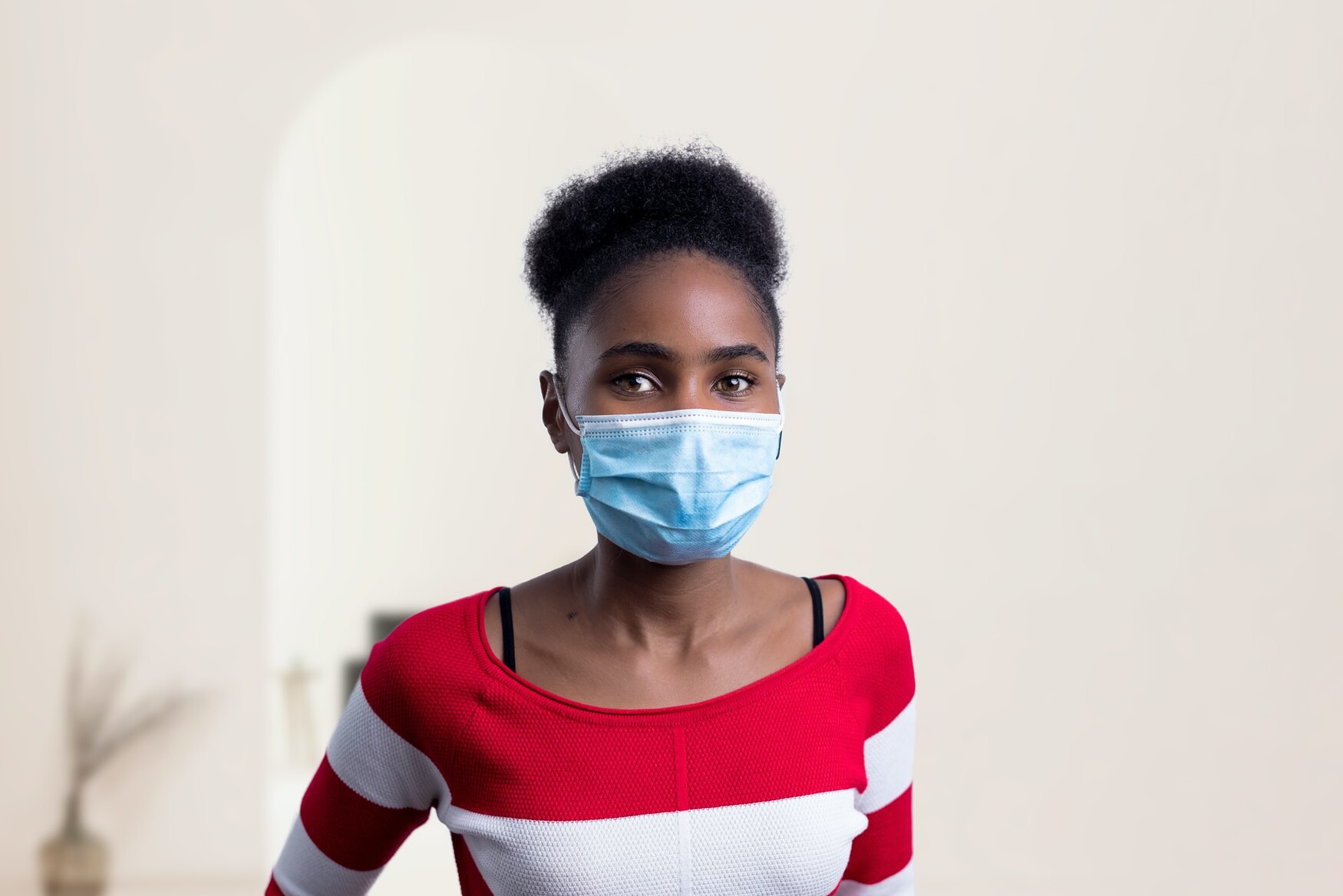 Woman wearing a surgical mask